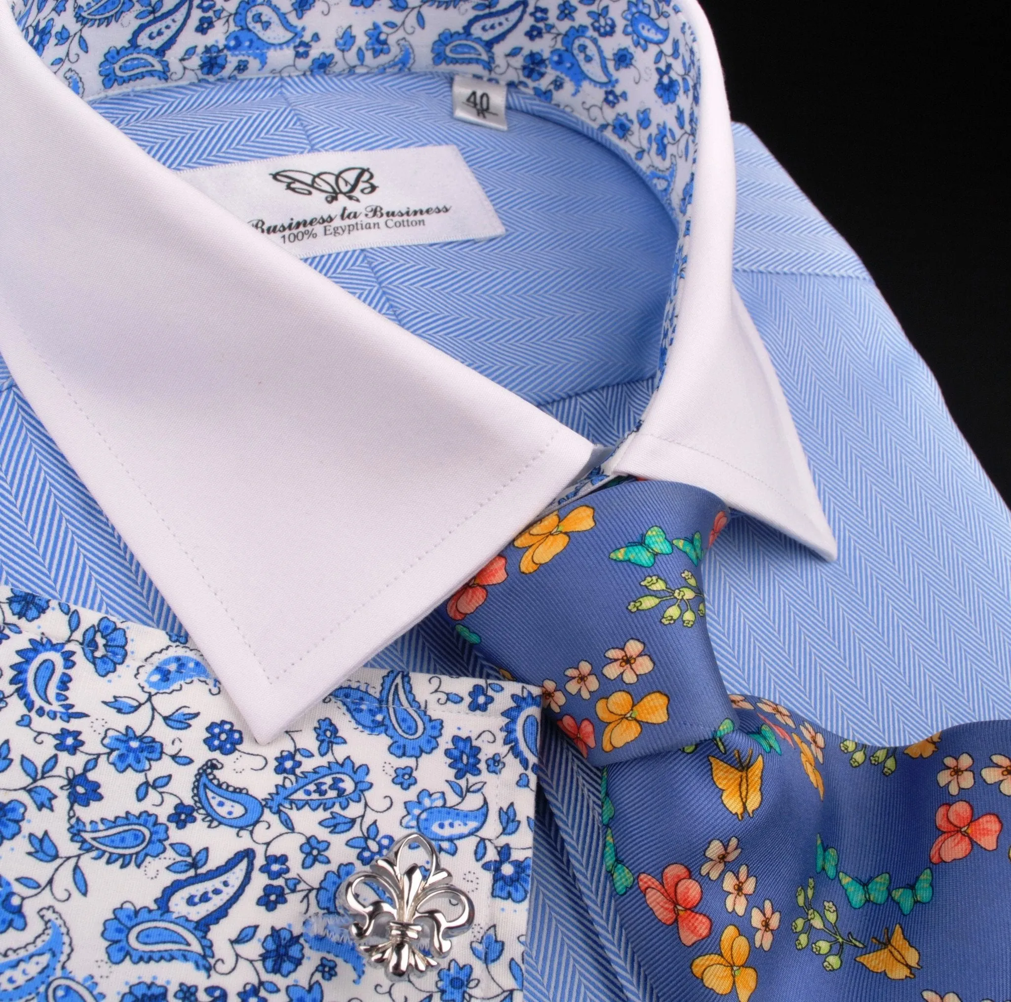 Light Blue Luxury Herringbone White Collar White Cuff Formal Business Dress Shirt with Paisleys