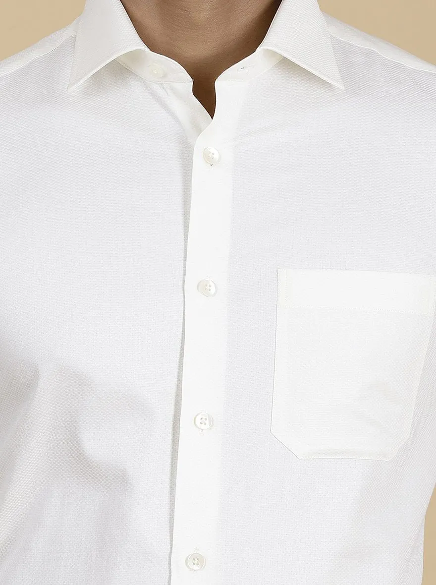 Off White Solid Slim Fit Formal Shirt | Metal