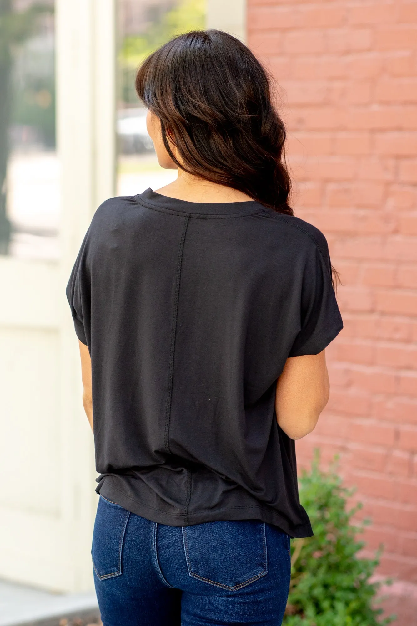 Sifan V-Neck Tee Black